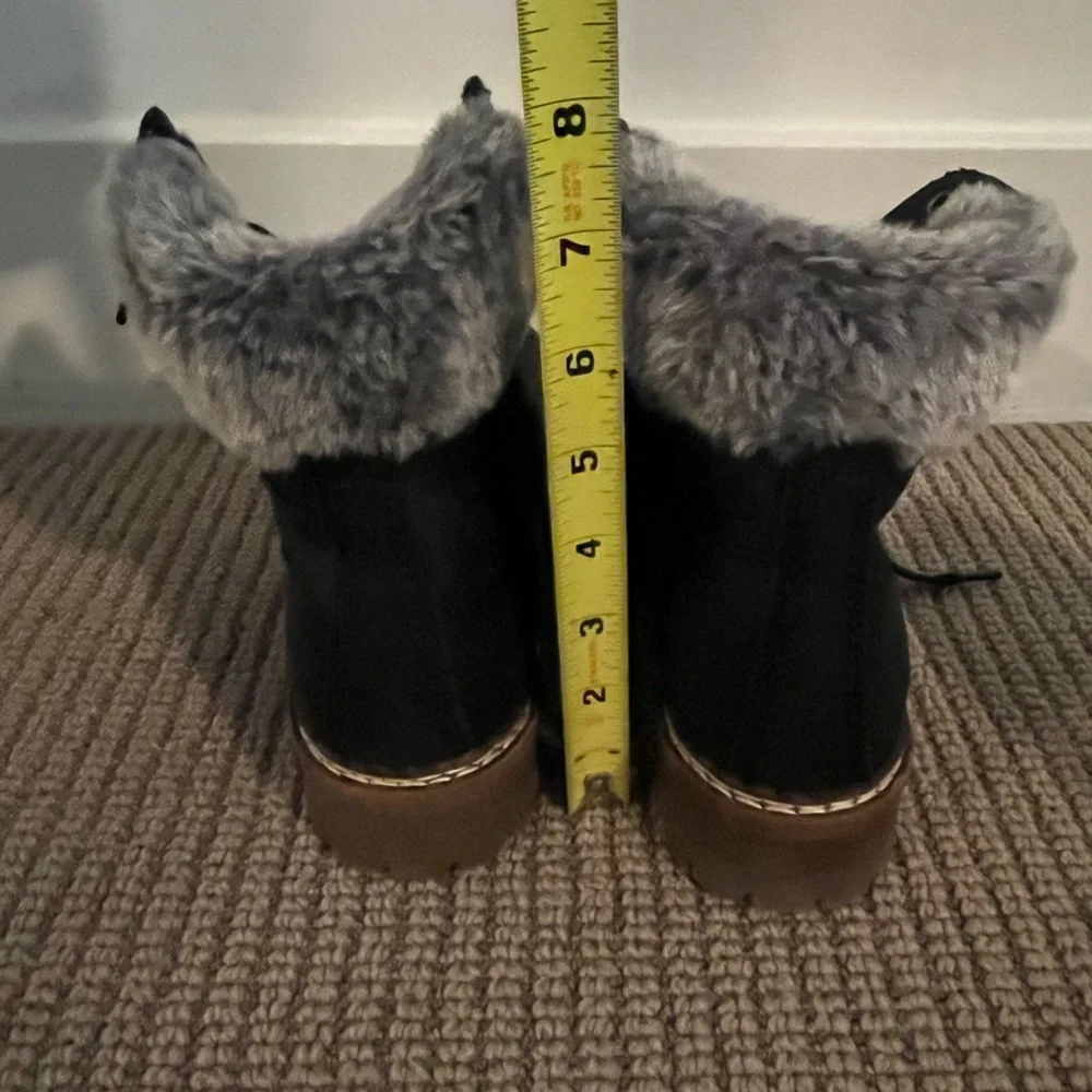 Pajar lace‎ up winter booties USA size 6,5